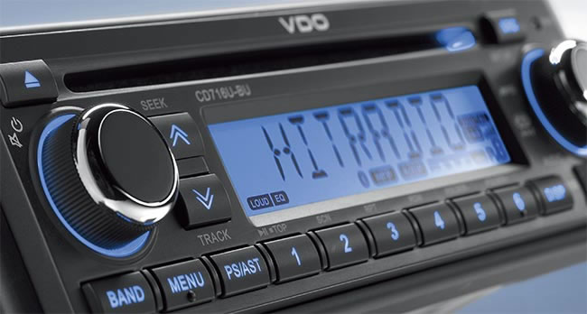 VDO CD728 DAB car radio.